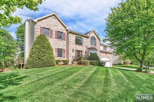 25 Eagle Rdg, Montvale, NJ 07645-1357