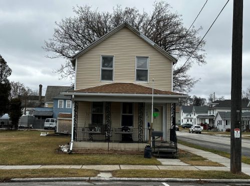 702 Chicago St, Manitowoc WI  54220-4025 exterior