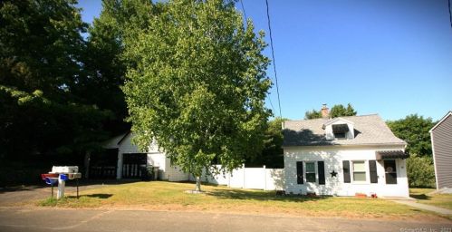 16 Smith St, Terryville, CT 06786-5302