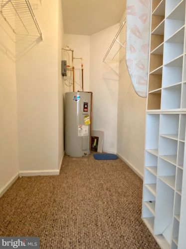 224 Stone Hurst Ct, New Castle DE  19720-3947 exterior