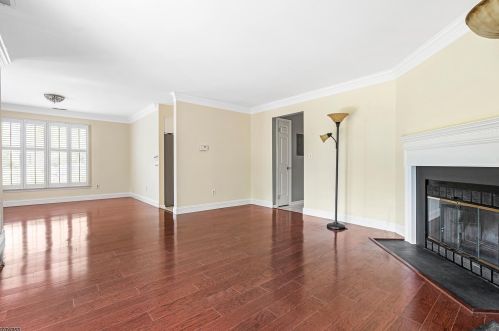 279 Kingbird Ct, Three Bridges NJ  08887-2129 exterior
