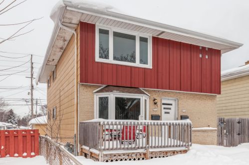 8712 Hampton Ave, Milwaukee, WI 53225-4926