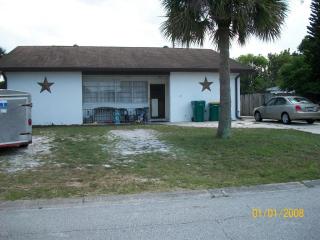 2513 Burns Ave, Melbourne, FL 32935-2745