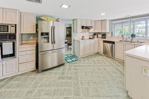 145 Cocohatchee St, Naples FL  34110-1608 exterior