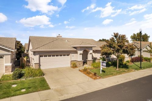 275 Mandarin Cir, Vacaville, CA 95687-3113