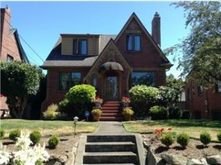 2922 28 Ave, Seattle WA  98199-2707 exterior