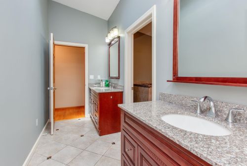 6 Birch Hill Rd, Salem NH  03079-3473 exterior