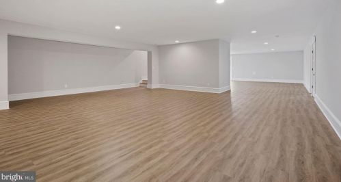 16067 Waterford Crk Cir, Hamilton VA  20158-3342 exterior