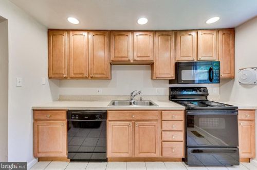 9208 Burke Rd, Springfield, VA 22015-3314