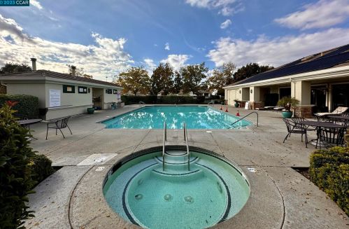 373 Bartlett Ln, Vacaville CA  95687-3128 exterior