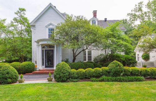 716 Floral Ave, Terrace Park, OH 45174-1212