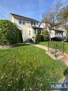 124 Hillside Ave, Teaneck NJ  07666-4011 exterior