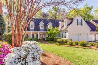 17 Independence Ct, Greensboro, NC 27408-4200
