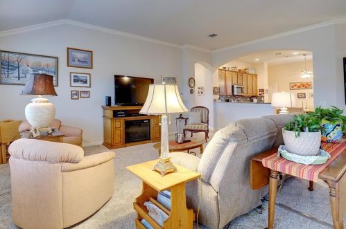 9404 Orangewood Trl, Denton TX  76207-8622 exterior