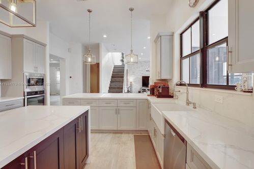 8297 28th St, Hollywood FL  33024-3187 exterior