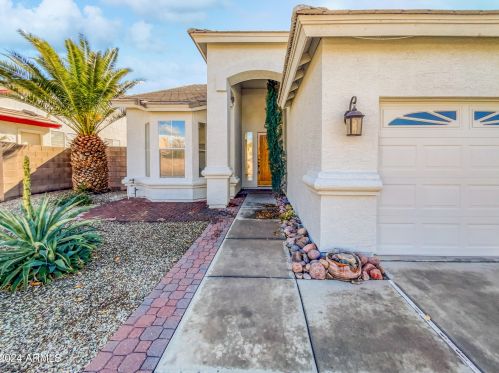 3841 Questa Dr, Glendale, AZ 85310-3347
