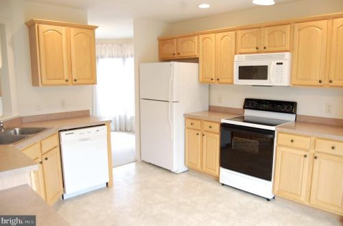 1196 Egret Ct, Navy Sup Dpt PA  17050-8338 exterior