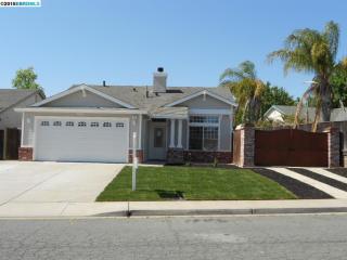 2231 El Lago Dr, Oakley, CA 94561-4166