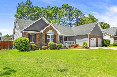 3409 Broomsgrove Dr, Fayetteville, NC 28306-9008