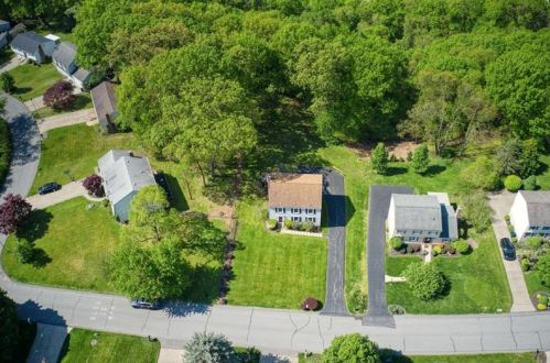 231 Kenney Dr, Sewickley, PA 15143-8716