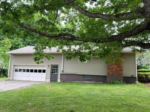 8 Cherylann Dr, Rutland, MA 01543-1707