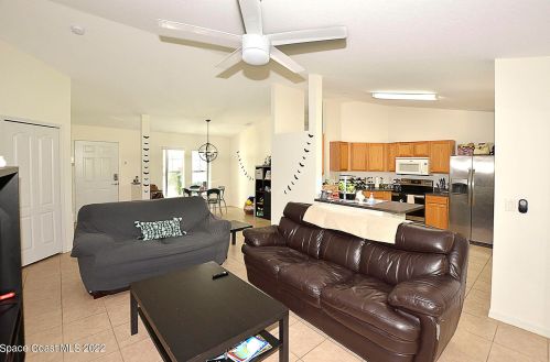 7715 95th Ct, Vero Beach FL  32967-3828 exterior