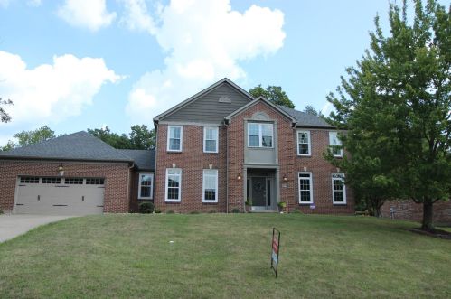 6100 Balsam Dr, Milford, OH 45150-6527