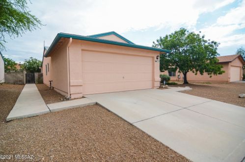 8778 Eagle Creek Dr, Tucson, AZ 85730-5709