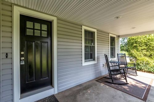 10 Spring Hill Rd, Southington CT  06489-1522 exterior