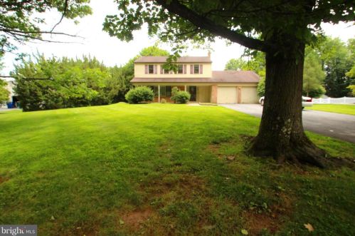 30 Walters Rd, Glen Mills, PA 19342-1409