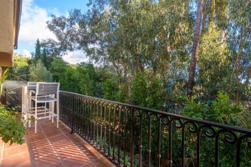 1024 Canon Perdido St, Santa Barbara CA  93103-2454 exterior