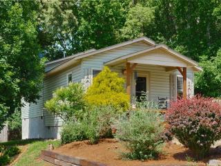 39 Wilmington St, Asheville, NC 28806-4227
