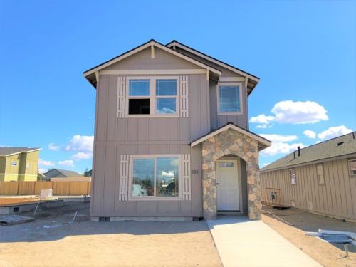 220 30 St, Eagle Crest OR  exterior