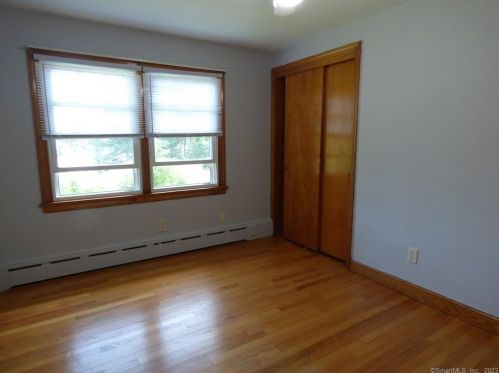 6 Ridgeland Cir, Wallingford CT  06492-2121 exterior