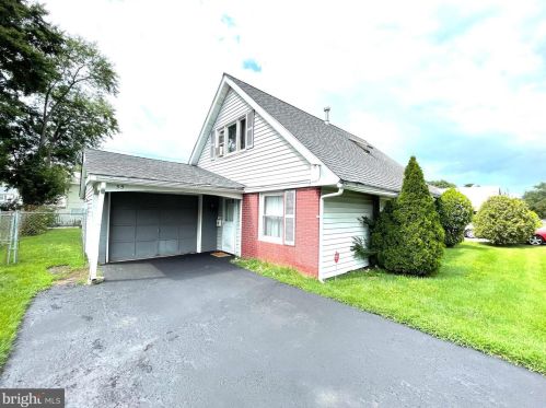 35 Pebble Ln, Willingboro, NJ 08046-2727