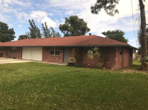 2440 Queen St, West Palm Beach, FL 33417-3042