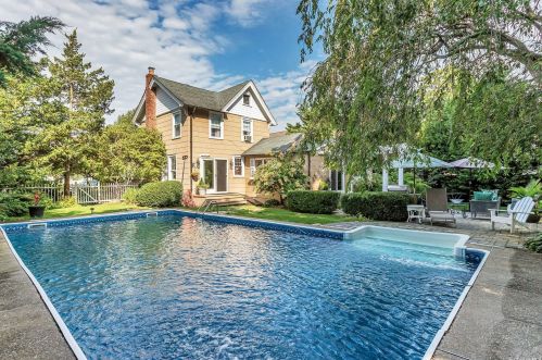 253 Union Ave, Islip Manor NY  11751-4710 exterior