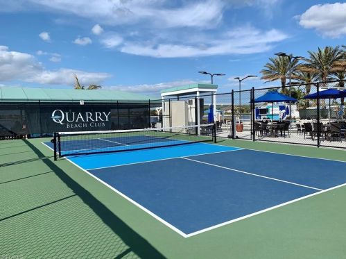 9407 Quarry Dr, Naples FL  34120-5223 exterior