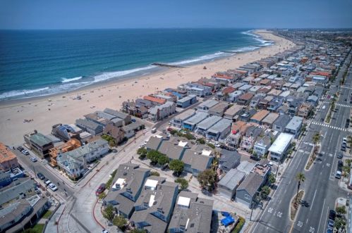 126 33 St, Newport Beach CA  92663-3028 exterior