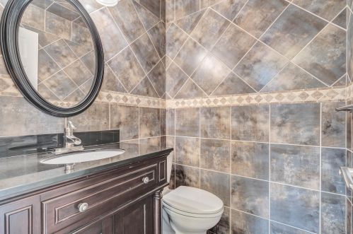 13 Jennings Ct, East Freehold NJ  07728-4320 exterior