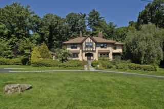 117 Devon Rd, Yonkers, NY 10708-5700