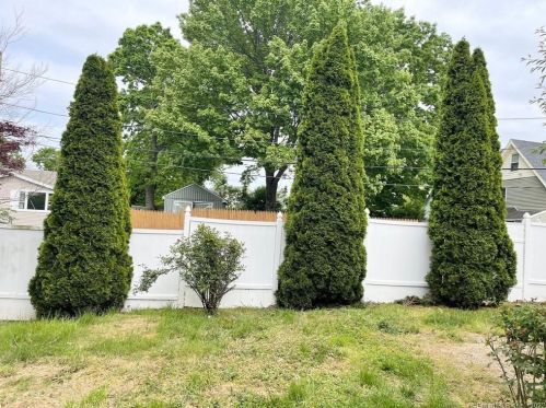 79 Botsford Ave, Milford CT  06460-5852 exterior