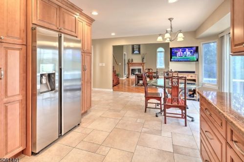 16 Steeple Chase Ct, Bedminster NJ  07921-1638 exterior