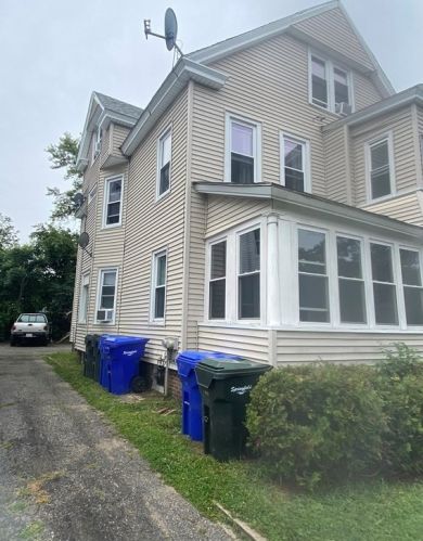 28 Malden St, Springfield MA  01108-1309 exterior