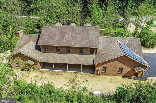 786 Arbor Dr, Red Lion PA  17356-8611 exterior