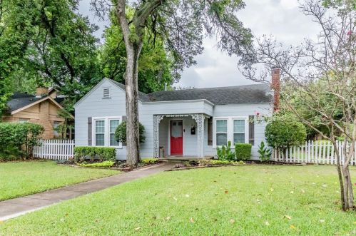 2500 Honeysuckle Ave, Fort Worth, TX 76111-1436