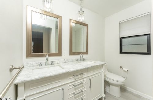 712 Golf Ter, Roselle NJ  07203-2431 exterior