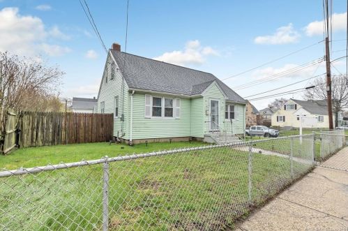 620 Granfield Ave, Bridgeport, CT 06610-2409