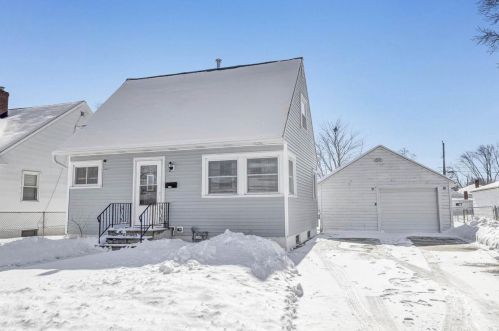 2004 Farlin Ave, Green Bay, WI 54302-2920