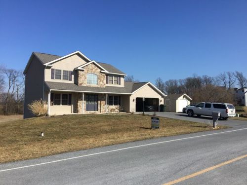 27 Independence Dr, Lees Cross Roads, PA 17257-8218
